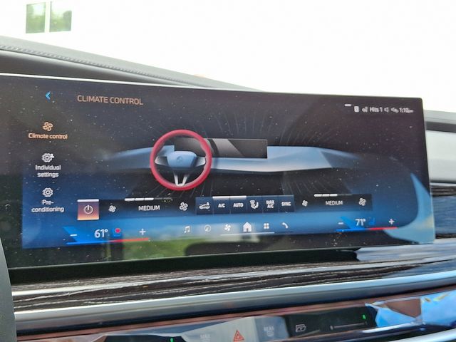 2025 BMW 7 Series 760i - Photo 14