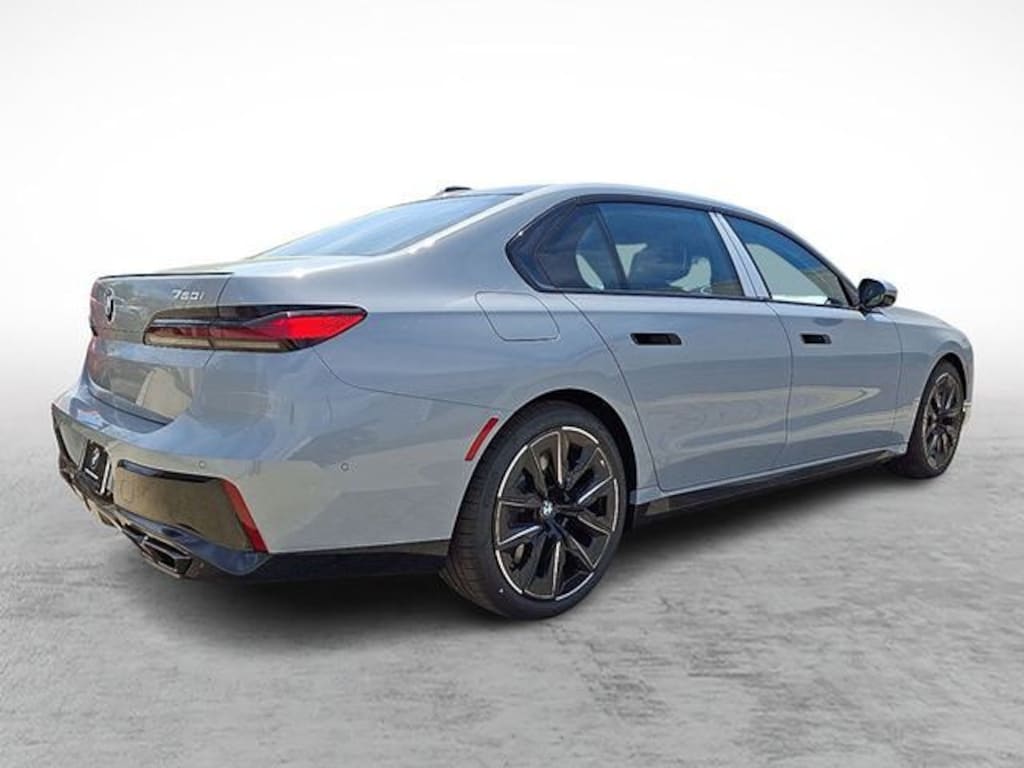 Used 2025 BMW 760i xDrive Sedan