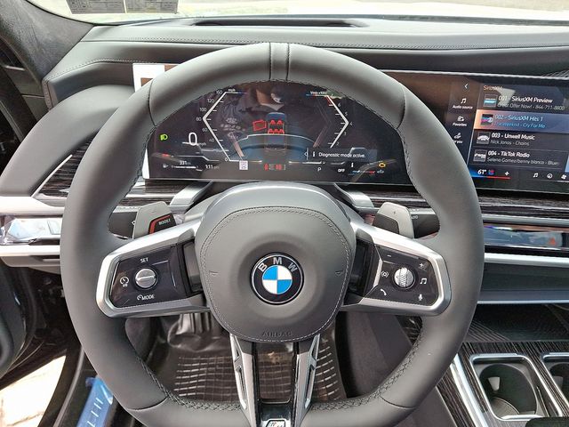 2025 BMW 7 Series 760i - Photo 16