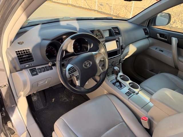 Used 2013 Toyota Highlander 4WD Plus V6 SUV