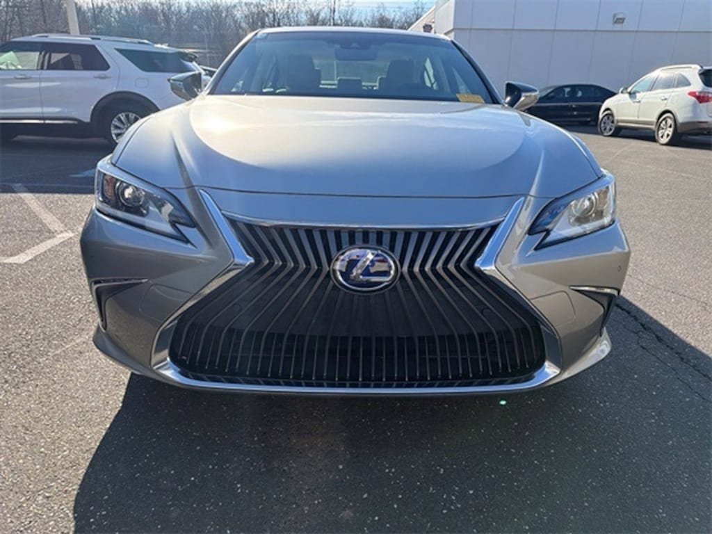 Used 2019 Lexus ES 300h Premium Sedan