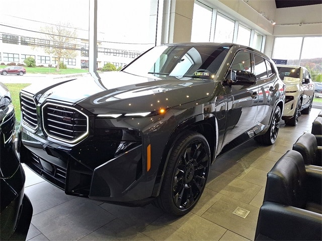 2026 BMW XM Base's photo