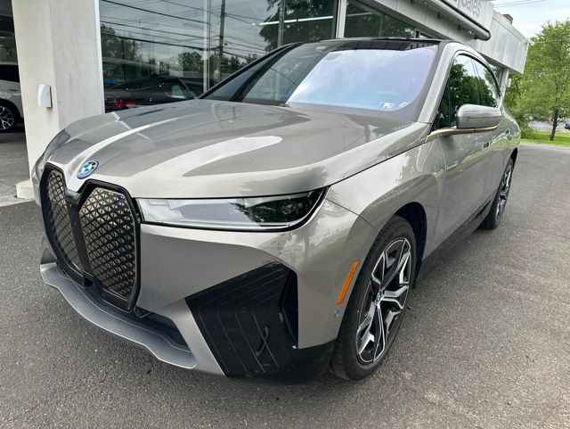 2024 BMW iX xDrive50's photo