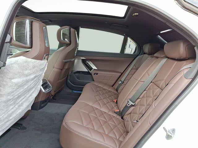2026 BMW 7 Series 740i - Photo 6