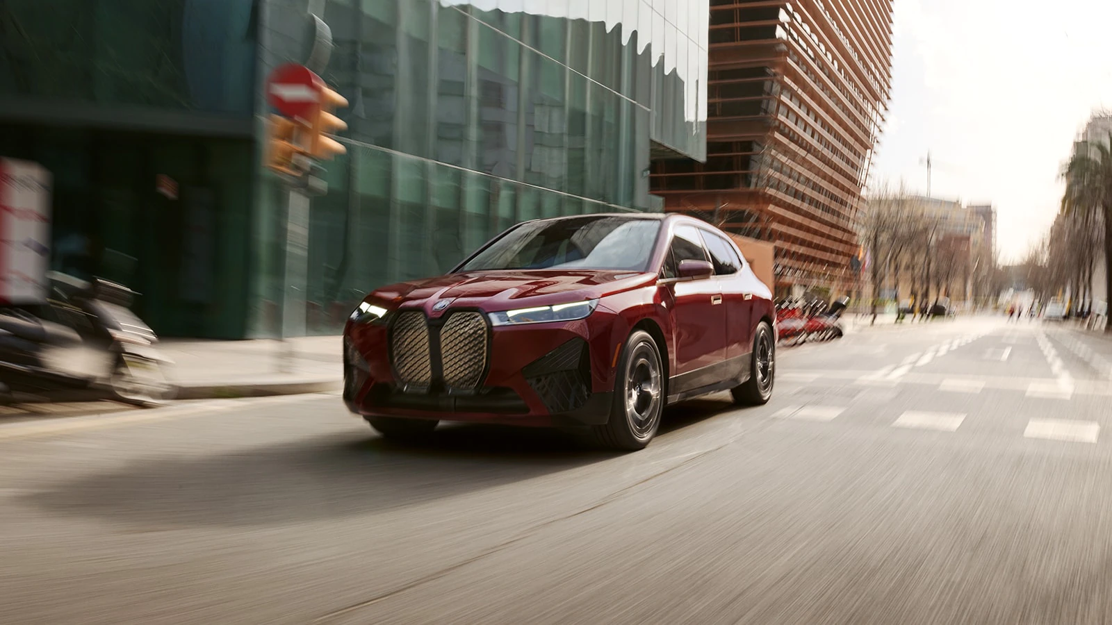 2023-BMW-iX-Driving-City.webp