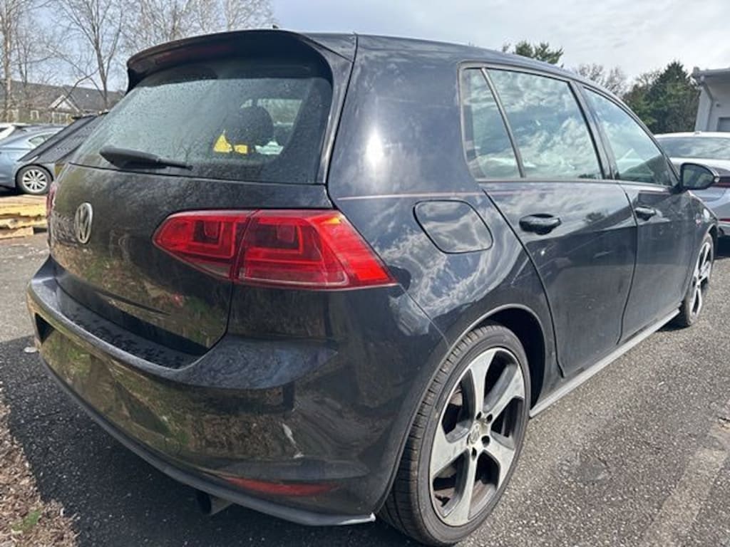 Used 2017 Volkswagen Golf GTI SE 4-Door Hatchback