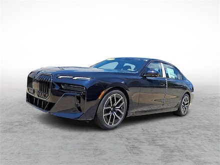 2025 BMW 740i xDrive Sedan