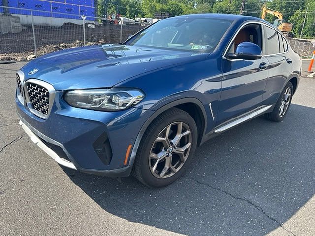 2023 BMW X4 xDrive30i's photo