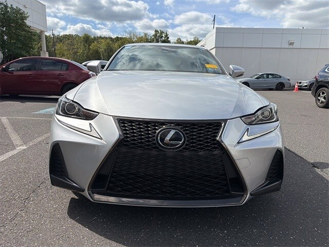 2019 Lexus IS 300 photo 2