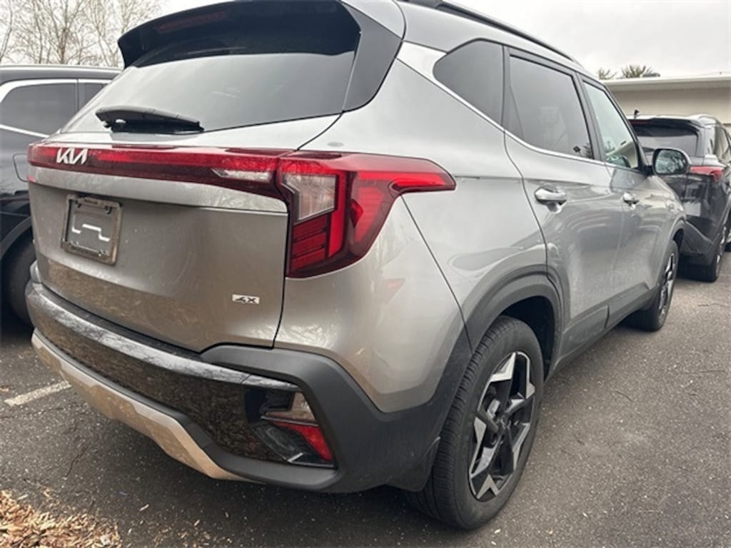 Used 2024 Kia Seltos EX SUV