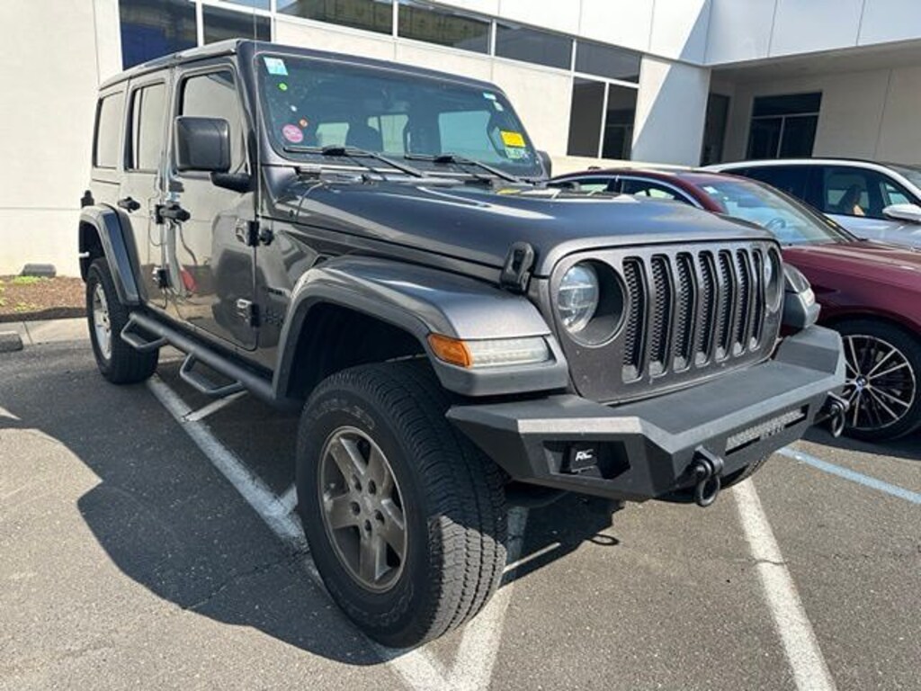 Used 2018 Jeep Wrangler Unlimited Sahara 4x4 SUV