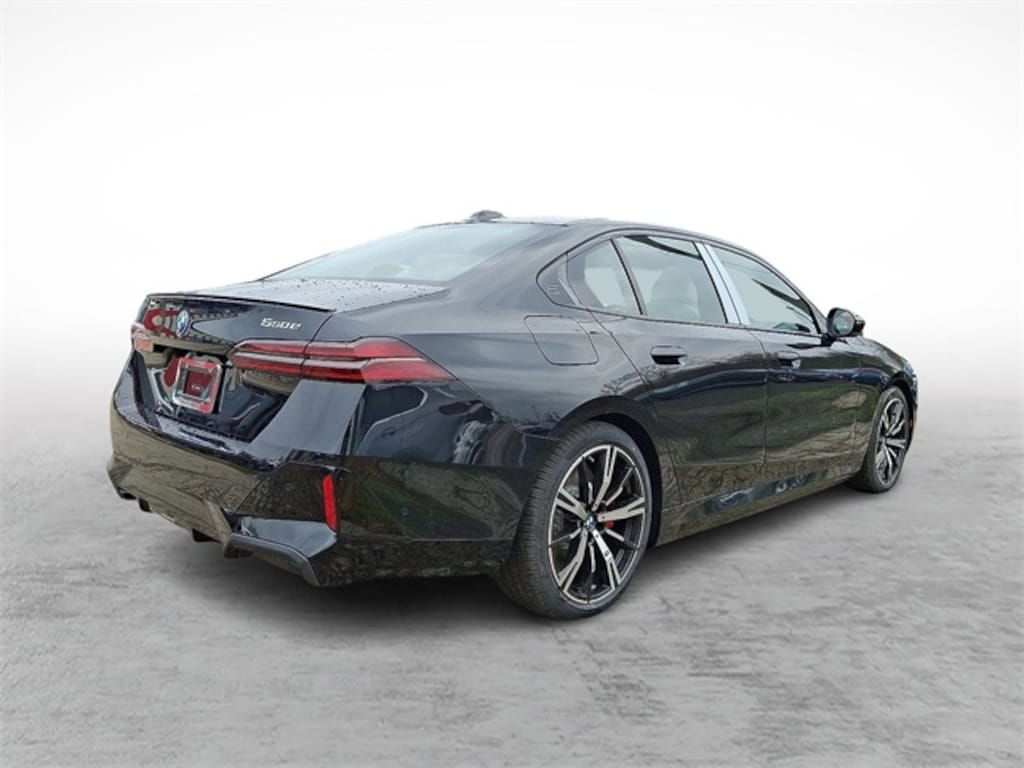 New 2026 BMW 550e xDrive Sedan