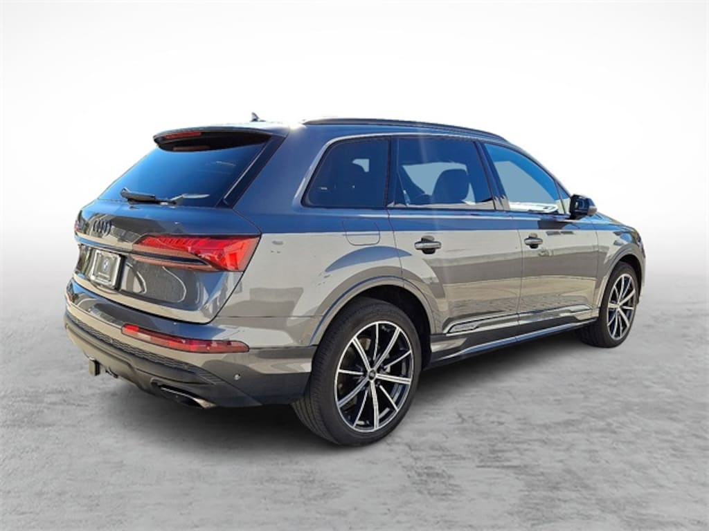 Used 2025 Audi Q7 45 Premium SUV