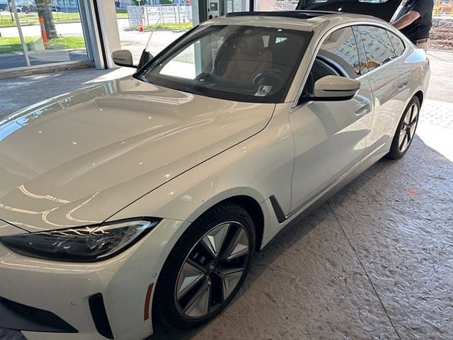 2024 BMW i4 eDrive40's photo