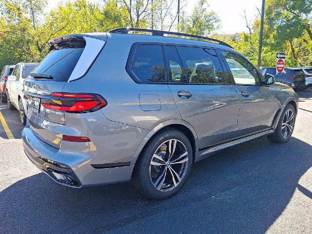 New 2027 BMW X7 xDrive40i SUV