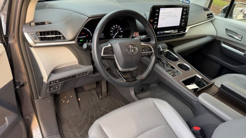 Used 2021 Toyota Sienna XLE 7 Passenger Van