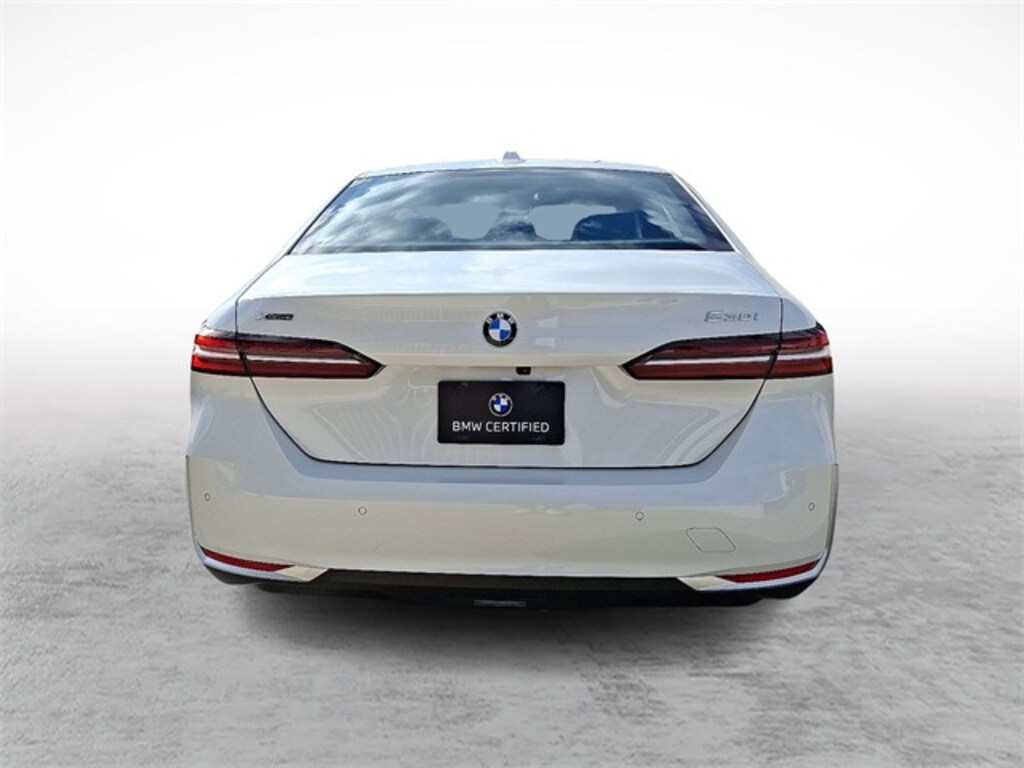 Used 2025 BMW 530i xDrive Sedan
