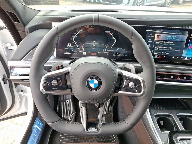 2026 BMW 7 Series 740i - Photo 16