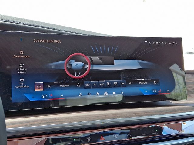 2025 BMW 7 Series 760i - Photo 14
