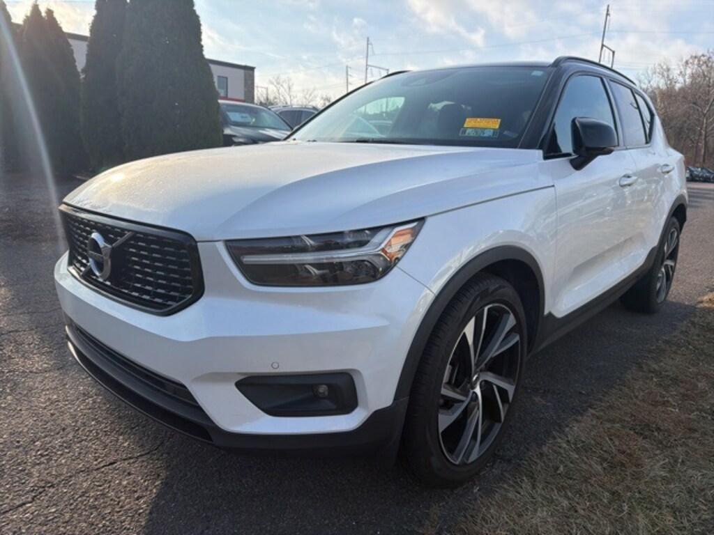 Used 2020 Volvo XC40 T5 R-Design SUV