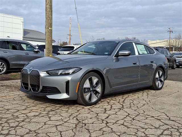 2025 BMW i4 40's photo