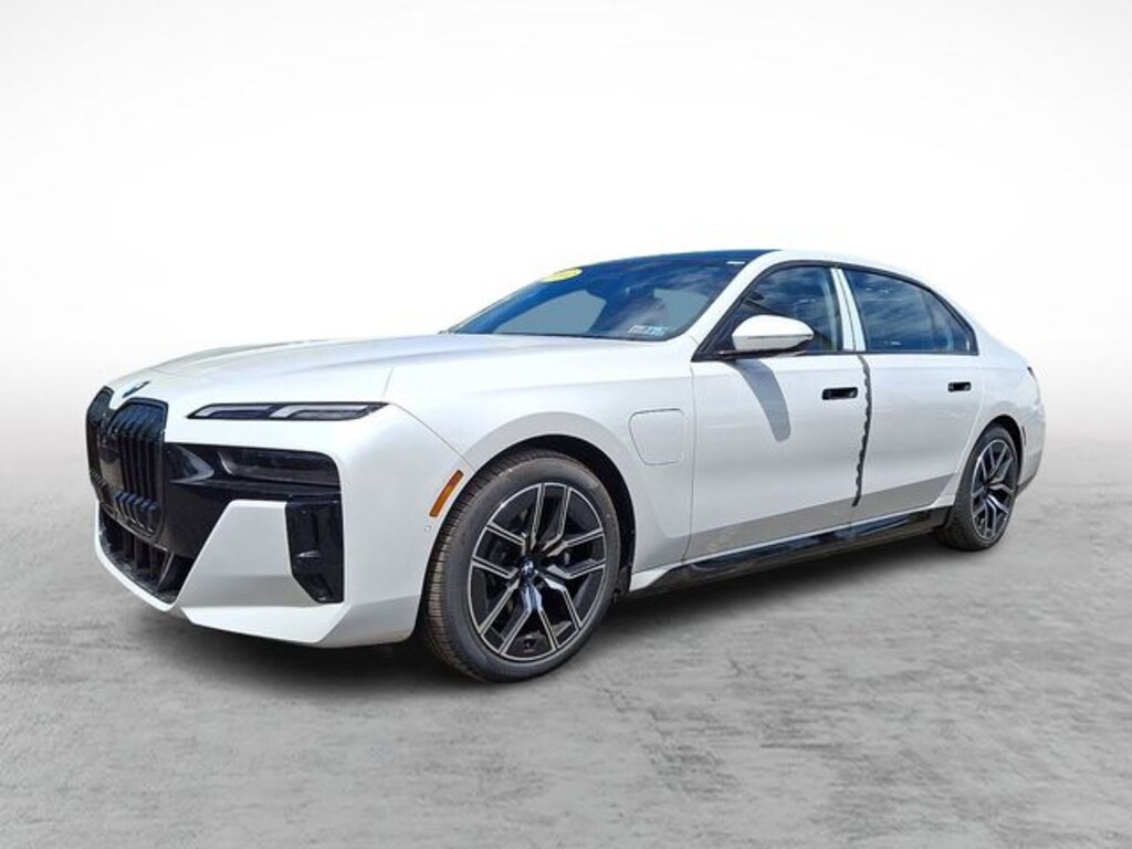 New 2026 BMW 750e xDrive Sedan