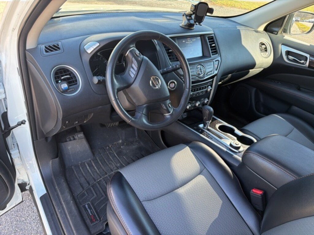 Used 2020 Nissan Pathfinder SV SUV