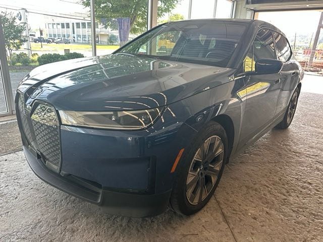 2022 BMW iX xDrive50's photo