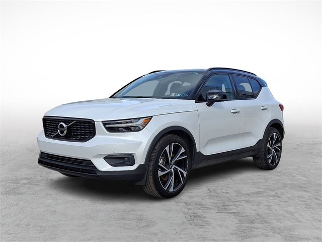 2020 Volvo XC40 R-Design's photo