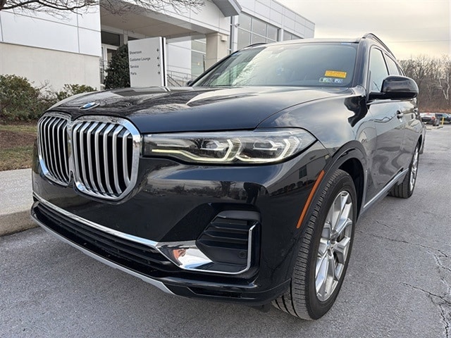 2022 BMW X7 40i's photo