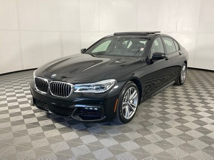 2016 BMW 750i xDrive Sedan