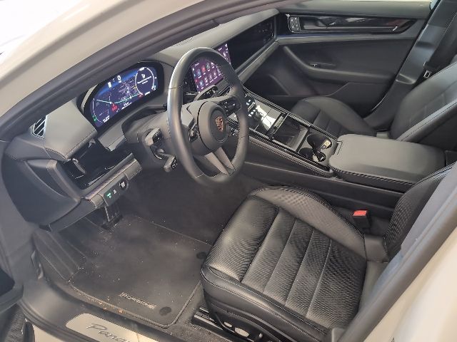 2024 Porsche Panamera 4 photo 3