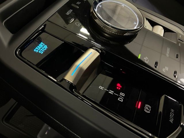 2026 BMW iX 45 - Photo 23