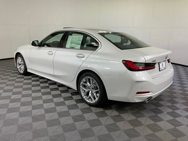 2025 BMW 3 Series 330i - Photo 4