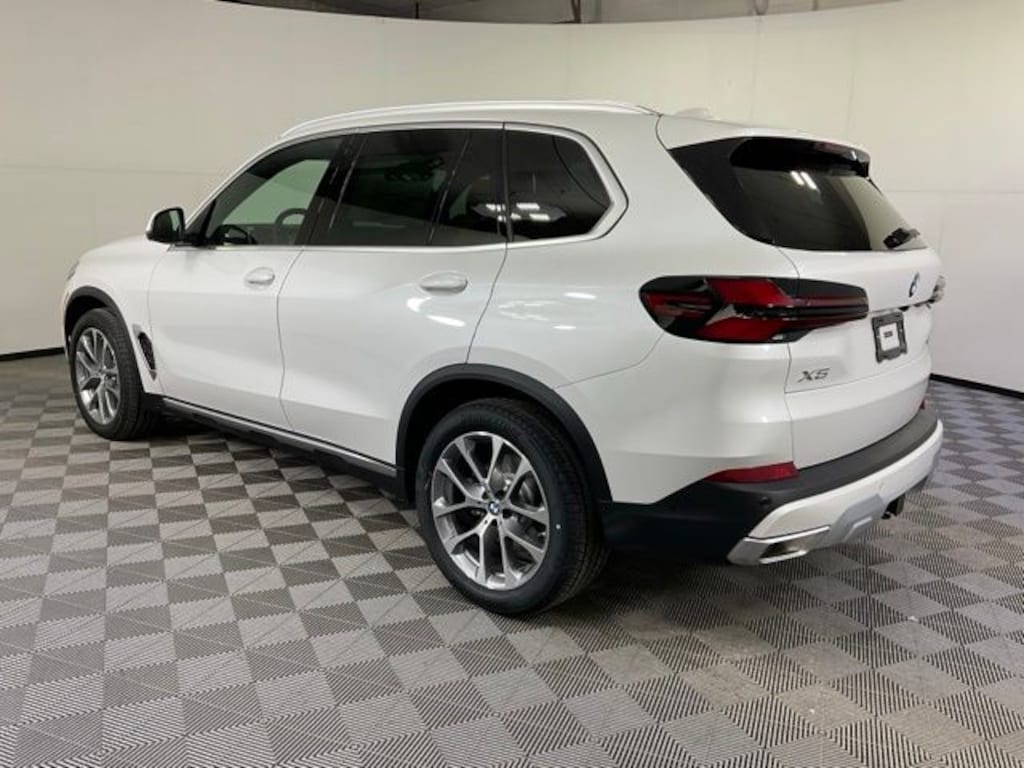 New 2026 BMW X5 xDrive40i SUV