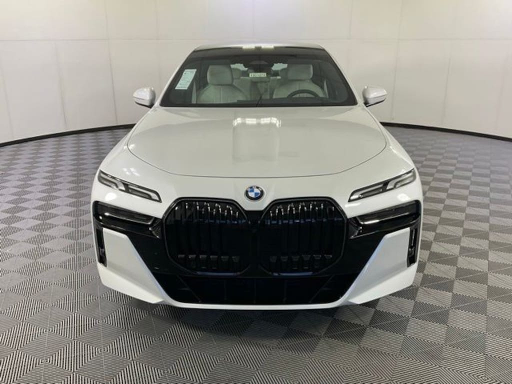 New 2026 BMW 740i xDrive Sedan