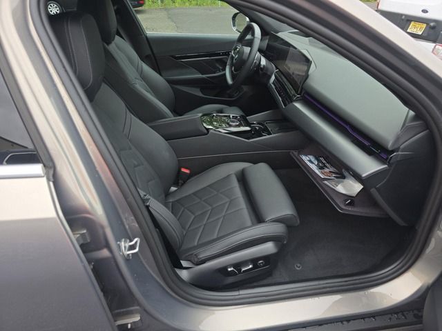 2024 Bmw 530i xDrive photo 3