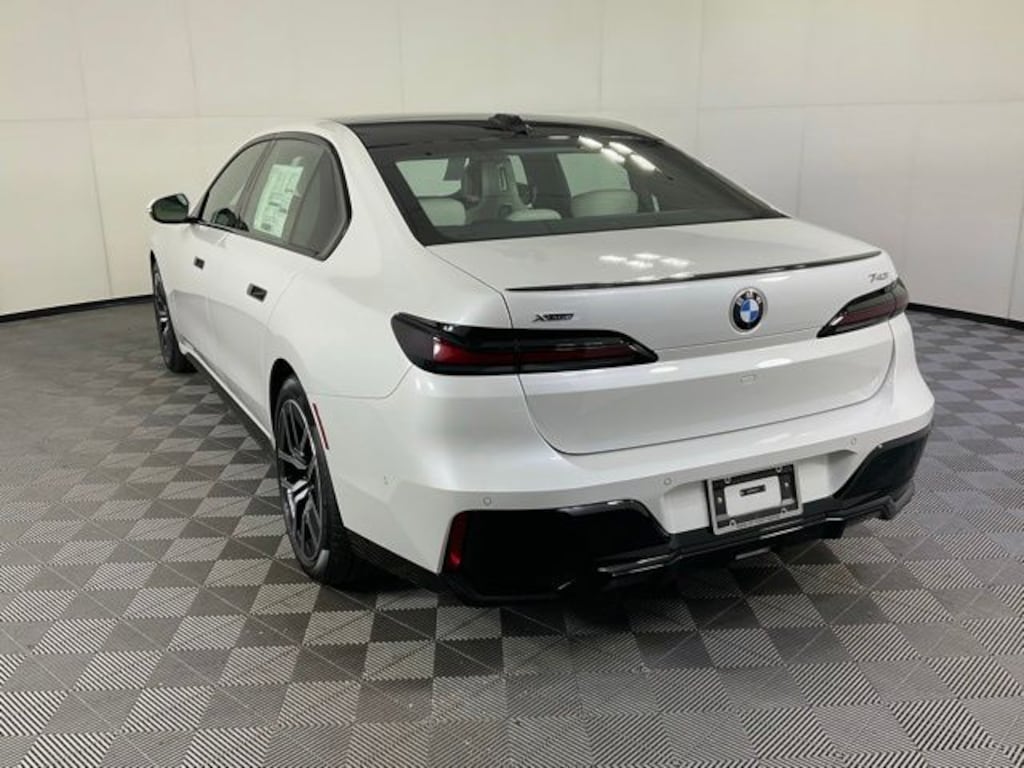 New 2026 BMW 740i xDrive Sedan