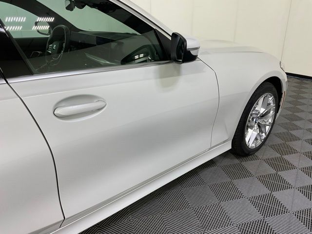 2025 BMW 3 Series 330i - Photo 7