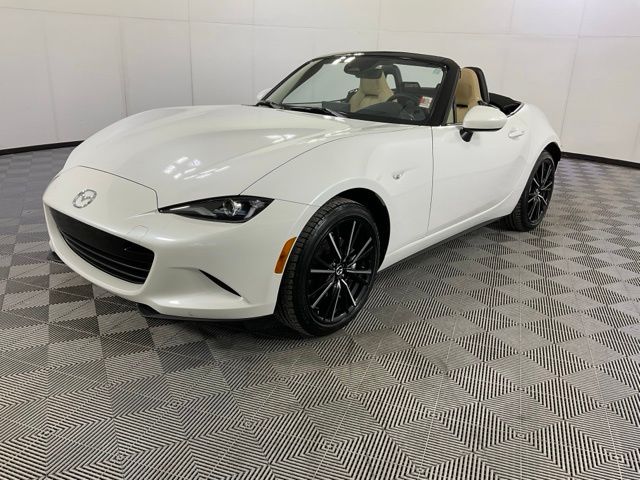 2025 Mazda MX-5 Miata Grand Touring's photo