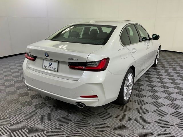 2025 BMW 3 Series 330i - Photo 6