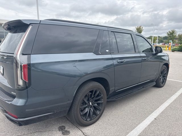 2021 Cadillac Escalade ESV Sport photo 3