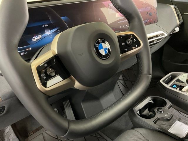 2026 BMW iX 45 - Photo 19