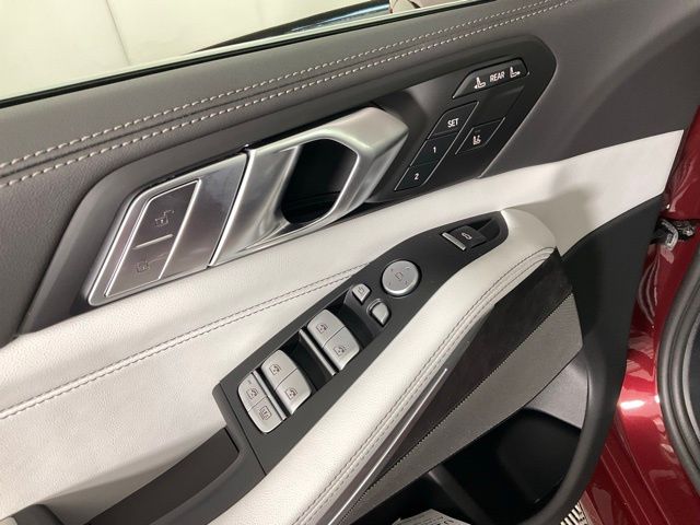 2026 BMW X7 40i - Photo 27