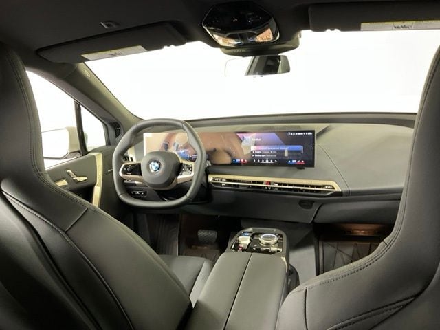 2026 BMW iX 45 - Photo 15