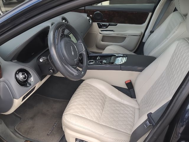 2019 Jaguar XJ XJL Portfolio photo 3