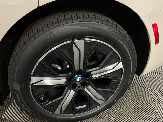 2026 BMW iX 45 - Photo 43
