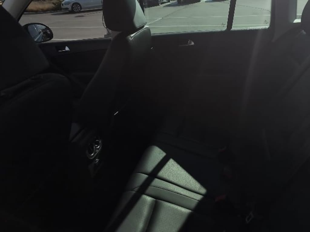 Used 2016 Volkswagen Tiguan 2.0T SE Automatic with 4MOTION SUV