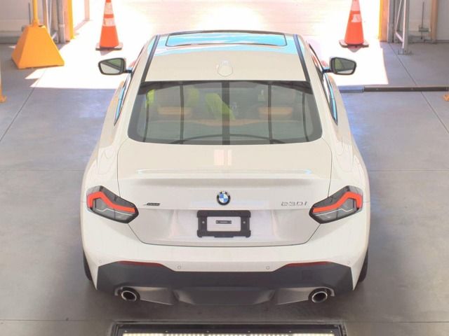 2024 Bmw 230i xDrive photo 4