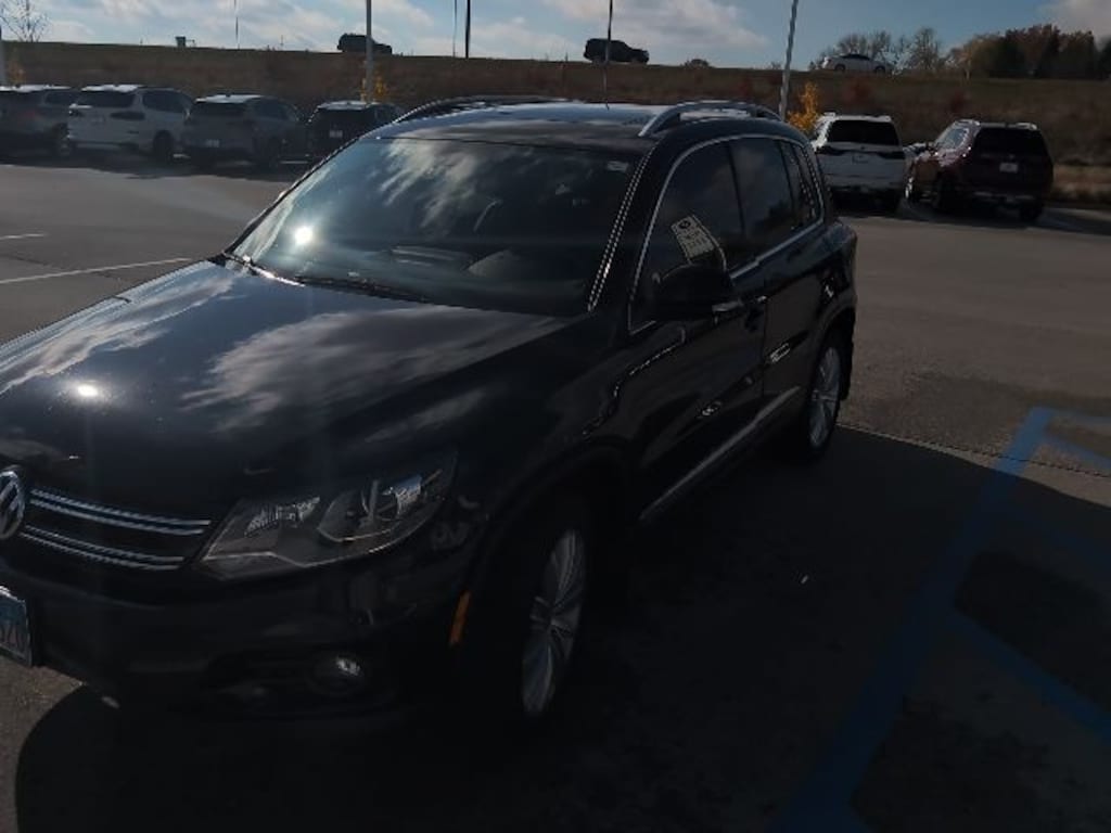 Used 2016 Volkswagen Tiguan 2.0T SE Automatic with 4MOTION SUV